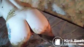 Beauty gets scat fucked