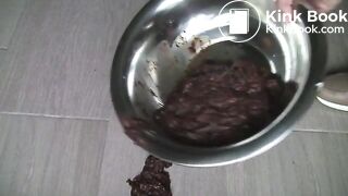 Lady takes a red dump