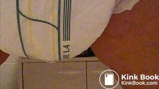 Pooping and Masturbating n Diaper