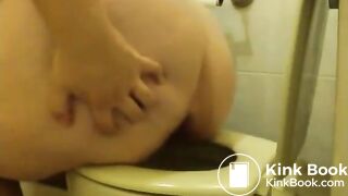 Thick booty explodes a watery poop