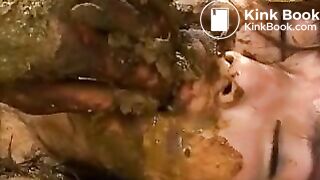 Japanese lovers sucking and fucking in shit