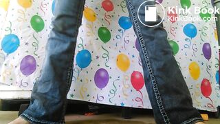 Solo girl entertaining with scat