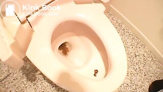 This girl is an outstanding shitter!