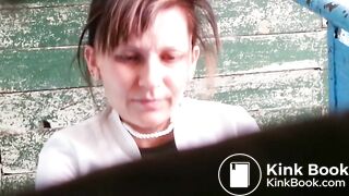 KASACHSTAN WC 5 - SHAVED PISSING MILF