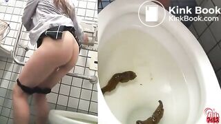 japeneses girls in toilet