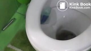 Girl needs to go on the potty