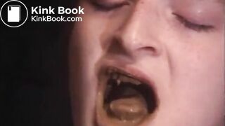 Vintage she's eating from ass