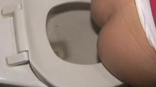 Another toilet poop vid with a nice blonde