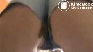 Shitting denim shorts