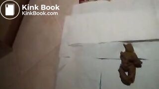 dark babe pushing out green turds