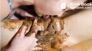 Dirty Barbra scat in pussy