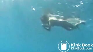 Poop and fisting under whater