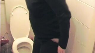 Housewife pooping a big one