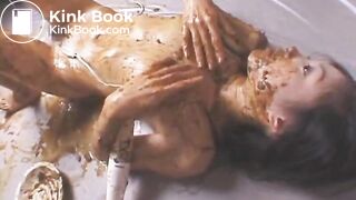 Scat queen Ai Okamoto