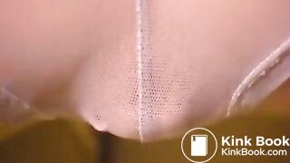 Amazing pooping girlg