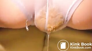 Amazing pooping girlg