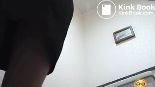 Huge poop in her panties