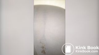 Diarrhée en pyjama aux wc