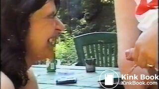 Fazendo cocô no rosto de mulher gorda