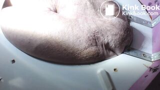 dumping metal baslls