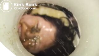 Varios Homens defecando em uma Oriental ( CENAS FORTES)