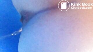 amateur records herself shitting