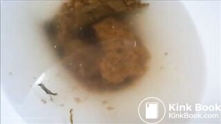 She is shitting and cumming