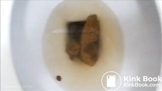 She is shitting and cumming