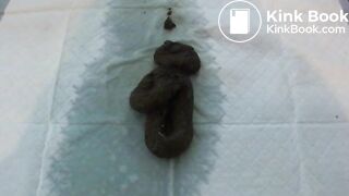 Brunette cant hold it in