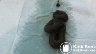 Brunette cant hold it in