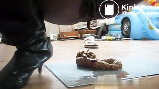 Black woman shitting