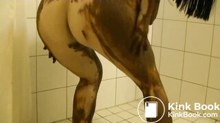 Ultra hot babe with perfect boobs smearing!