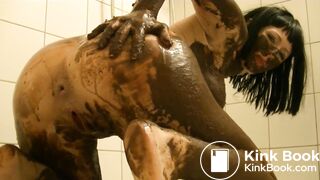 Ultra hot babe with perfect boobs smearing!