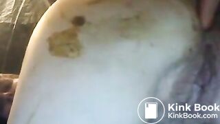American scat girl Sarah plays with shit on cam - hot & dirty