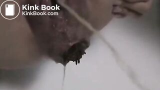 Mature mom collects her poop for later