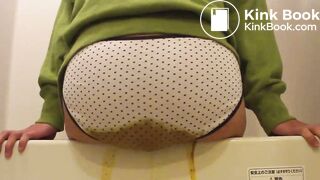 Pooping in woman's panties 02