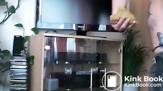 Great Pile of shit in her hand