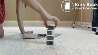 girl fill pooping lunch boxes