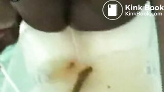 Ebony Shitting 1