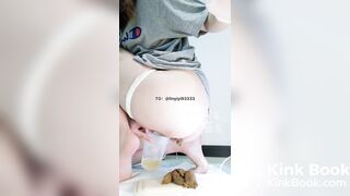 Sexy female anchor takes selfie while pooping 2