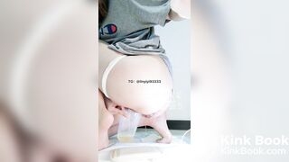 Sexy female anchor takes selfie while pooping 2