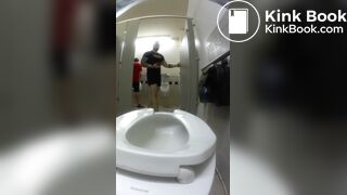 Muscle Guy Taking a Big Thick Shit