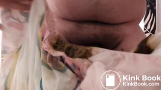 Enby smears & finishes in disgusting diaper after taking it off
