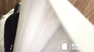 厕拍大神女厕所全景偷拍两位熟女同事肥美的小黑鲍鱼.23