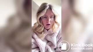Girl Pooping - video 114