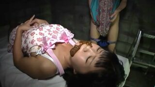 Japanese Toilet Girl - video 6
