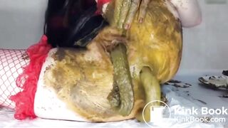 Messy solo scat play