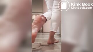 WHITE JEANS PEE AND POOP