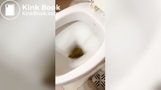 Girl pooping - video 321