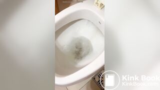 Girl pooping - video 321
